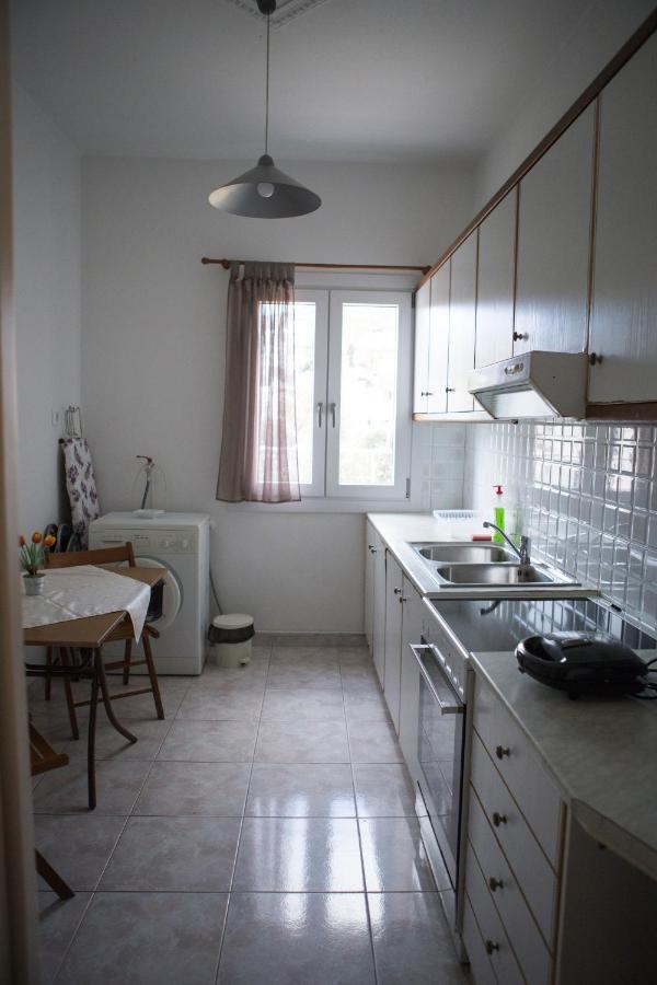 Dounavishomes - 400m From The Port *